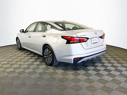 Brilliant Silver Metallic 2024 Nissan Altima 2.5 SV