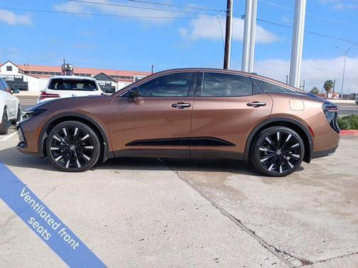 2023 Toyota Crown Platinum