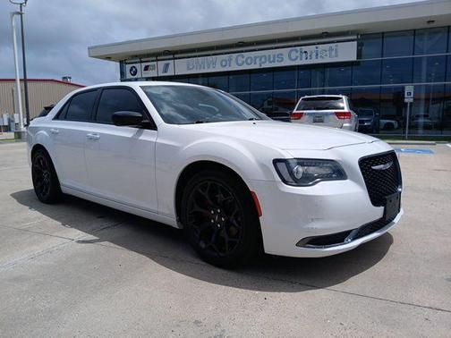 2020 Chrysler 300 Touring