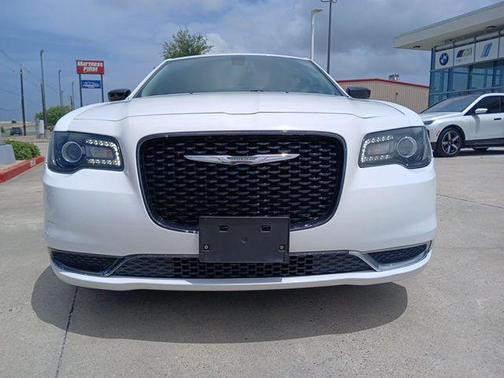 2020 Chrysler 300 Touring