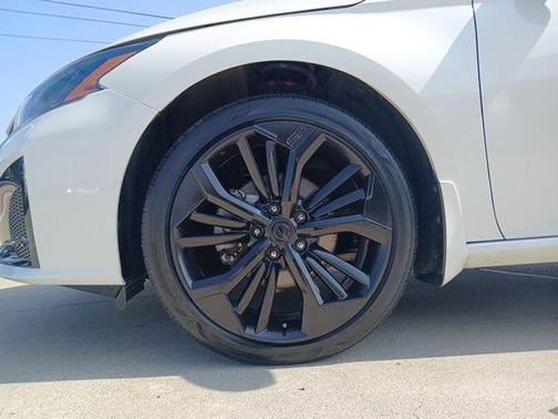 2023 Nissan Altima SR Intelligent AWD