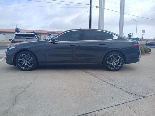 0a90 2026 BMW 530 530i