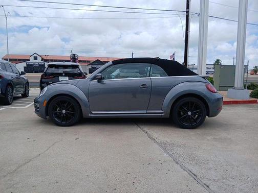 Platinum Gray Metallic 2019 Volkswagen Beetle 2.0T SE