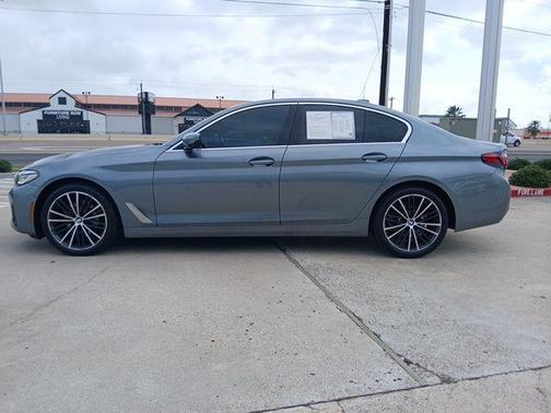 2021 BMW 530 530i