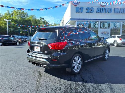 2018 Nissan Pathfinder SL