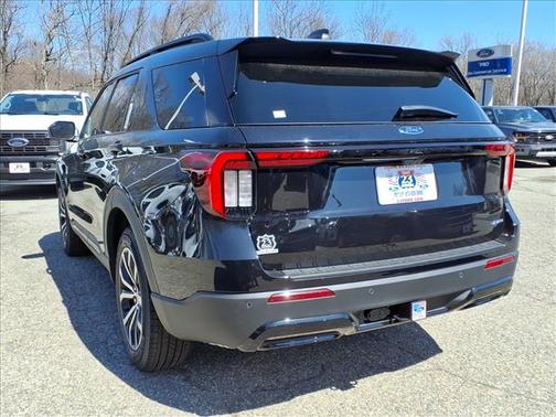 Agate Black Metallic 2026 Ford Explorer ST-Line