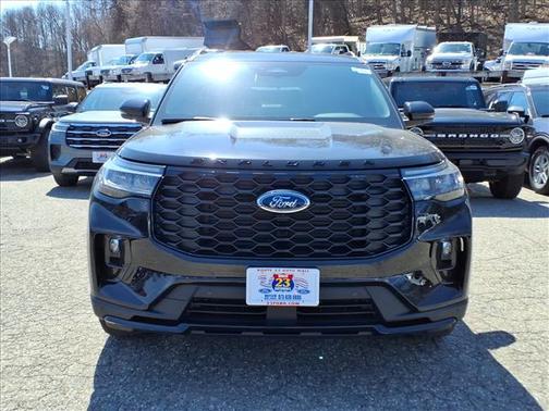 Agate Black Metallic 2026 Ford Explorer ST-Line