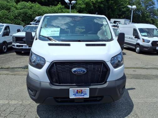 2025 Ford Transit-150 XL