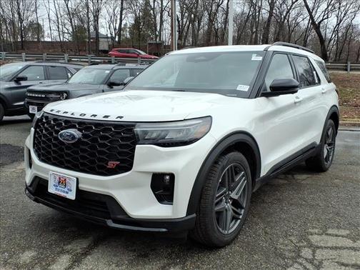 Star White Metallic Tri-Coat 2026 Ford Explorer ST