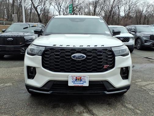 Star White Metallic Tri-Coat 2026 Ford Explorer ST