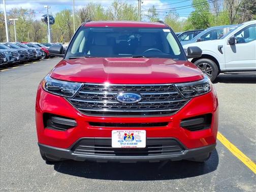Rapid Red Metallic Tinted Clearcoat 2024 Ford Explorer XLT