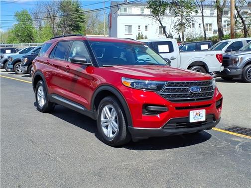 Rapid Red Metallic Tinted Clearcoat 2024 Ford Explorer XLT