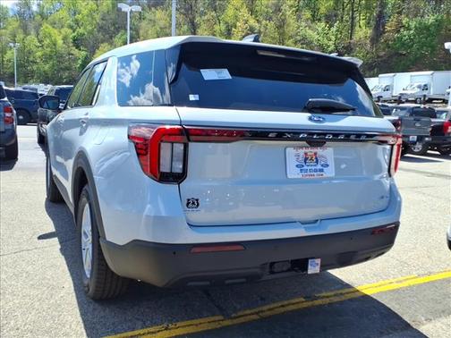Space White Metallic 2026 Ford Explorer Active