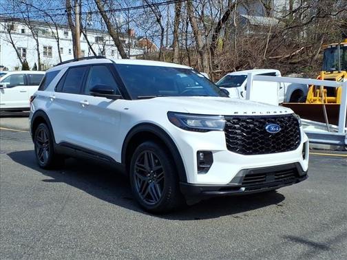 Star White Metallic Tri-Coat 2025 Ford Explorer ST-Line