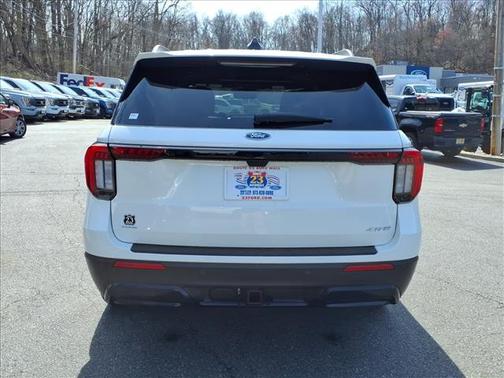 Star White Metallic Tri-Coat 2025 Ford Explorer ST-Line