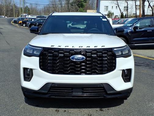 Star White Metallic Tri-Coat 2025 Ford Explorer ST-Line