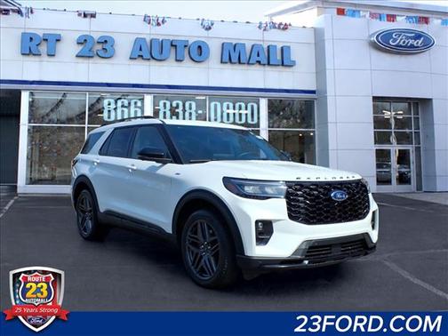 Star White Metallic Tri-Coat 2025 Ford Explorer ST-Line