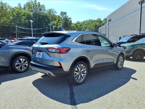 2022 Ford Escape Titanium
