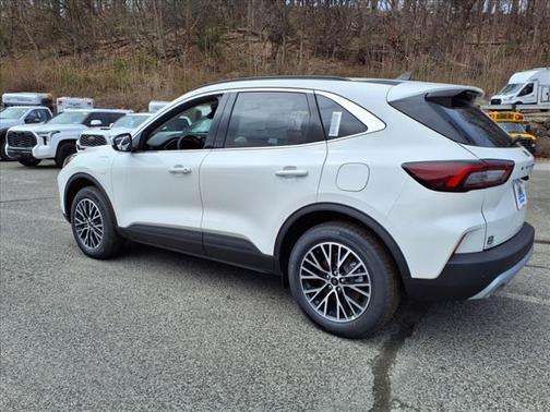 2025 Ford Escape Base
