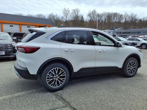 2025 Ford Escape Base