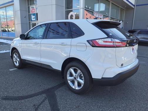 Oxford White 2024 Ford Edge SE