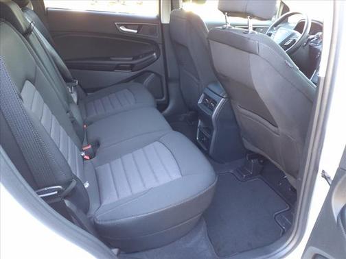 Oxford White 2024 Ford Edge SE