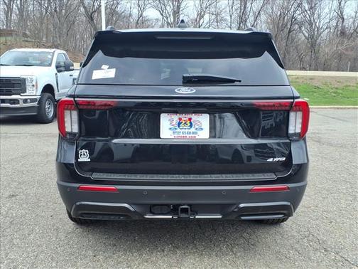 Agate Black Metallic 2026 Ford Explorer ST-Line