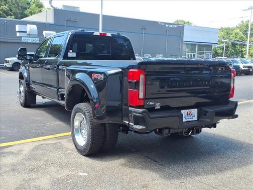 Agate Black Metallic 2026 Ford F-450 Platinum