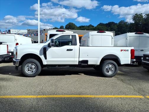 Oxford White 2027 Ford F-350 XL