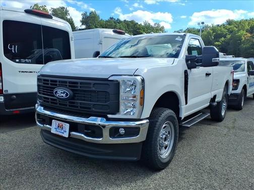 Oxford White 2027 Ford F-350 XL