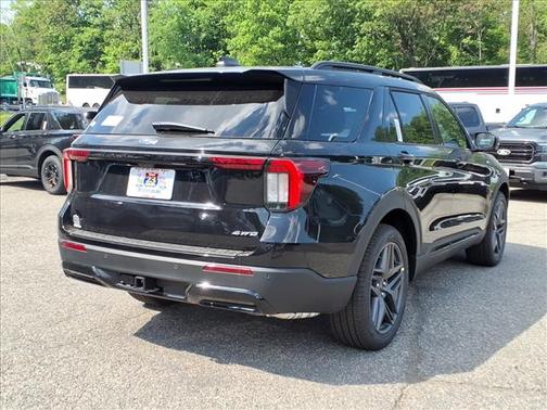 Agate Black Metallic 2026 Ford Explorer ST-Line