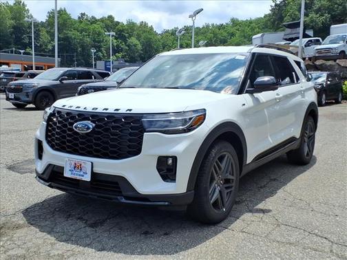 Star White Metallic Tri-Coat 2026 Ford Explorer ST-Line