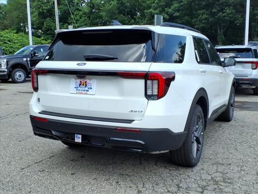 Star White Metallic Tri-Coat 2026 Ford Explorer ST-Line
