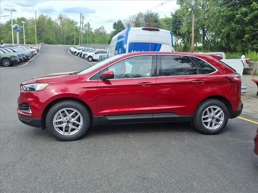 Rapid Red Metallic Tinted Clearcoat 2024 Ford Edge SEL