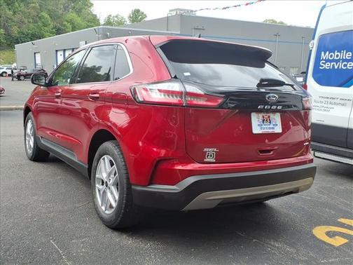 Rapid Red Metallic Tinted Clearcoat 2024 Ford Edge SEL