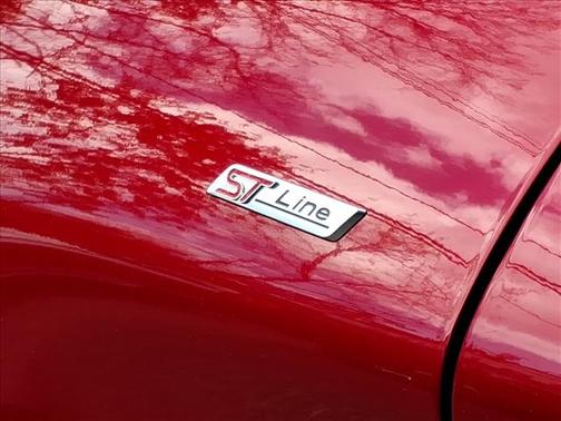 Rapid Red Metallic Tinted Clearcoat 2025 Ford Explorer ST-Line