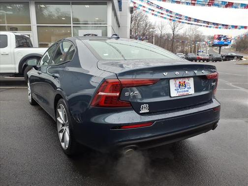 2021 Volvo S60 T6 Momentum