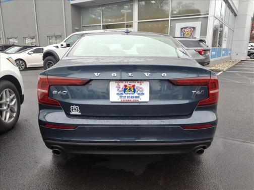 2021 Volvo S60 T6 Momentum