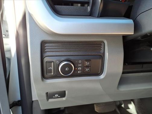 Oxford White 2026 Ford F-250 XL