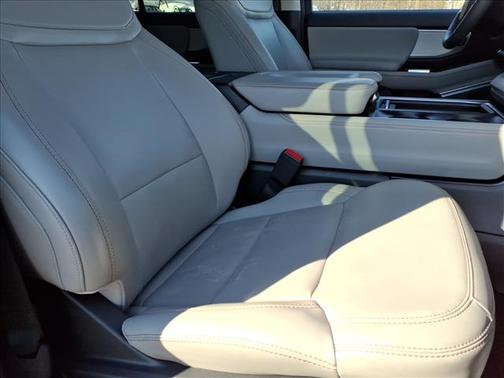 2025 Ford Expedition Max Active 4x4