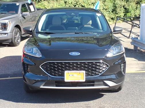 Agate Black Metallic 2022 Ford Escape SE