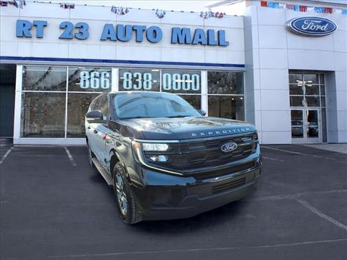 Agate Black Metallic 2025 Ford Expedition Max Active 4x4