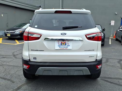 White Platinum Metallic Tri-Coat 2022 Ford EcoSport Titanium