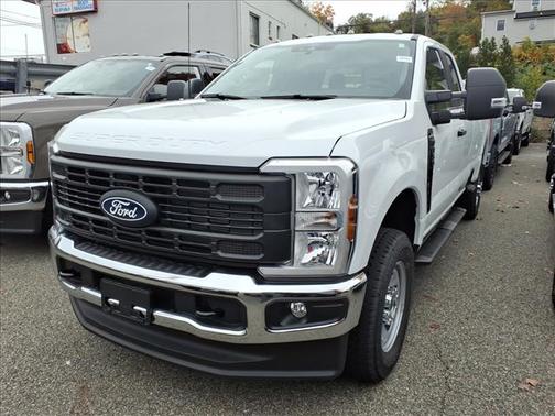 Oxford White 2027 Ford F-350 XL