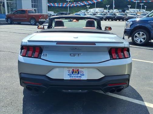ICONIC SILVER M 2025 Ford Mustang GT Premium