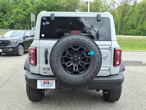 Avalanche Gray 2026 Ford Bronco Badlands