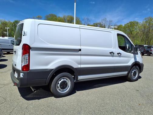 2025 Ford Transit-150 XL