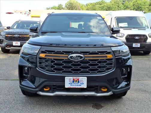 Agate Black Metallic 2026 Ford Explorer Tremor