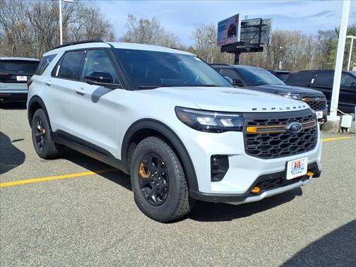 Space White Metallic 2026 Ford Explorer Tremor