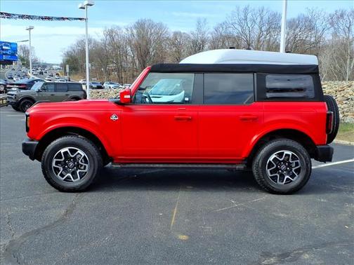 Race Red 2022 Ford Bronco Outer Banks
